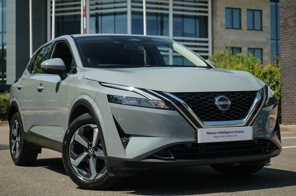 Nissan Qashqai 1.3 Dig-t Mh 158 N-connecta Xtronic Grey
