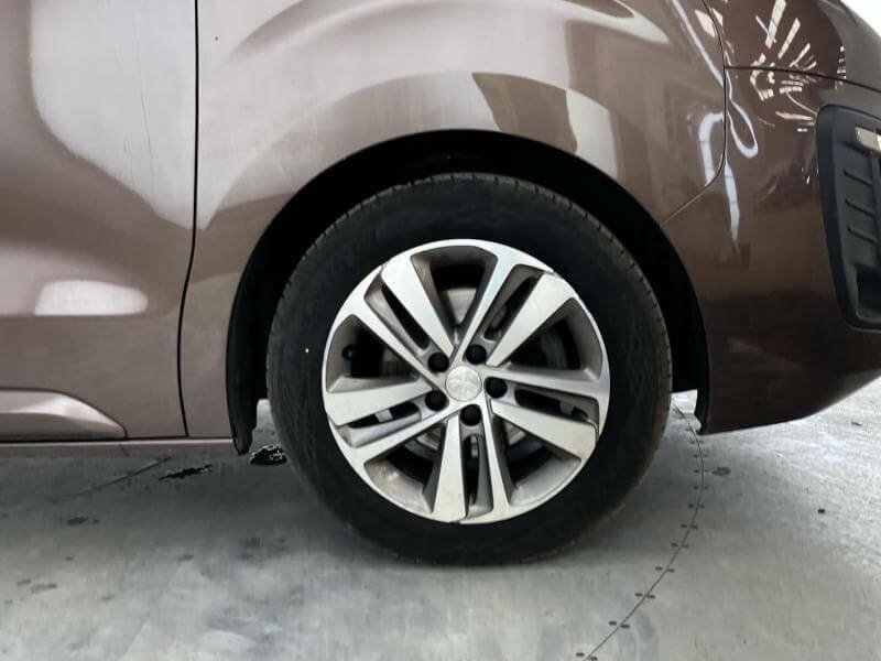 Peugeot Traveller 2.0 Bluehdi 180 Business Vip Std 8 Seat Eat8 #4