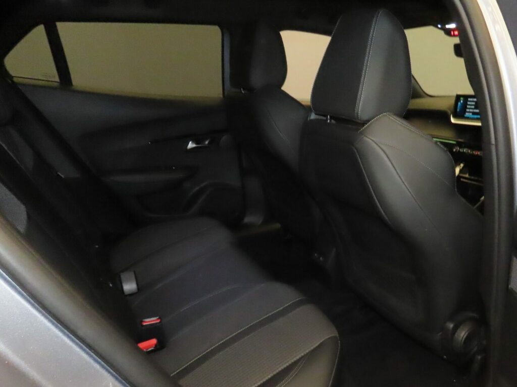 Peugeot e-2008 100Kw Gt 50Kwh Grey #6