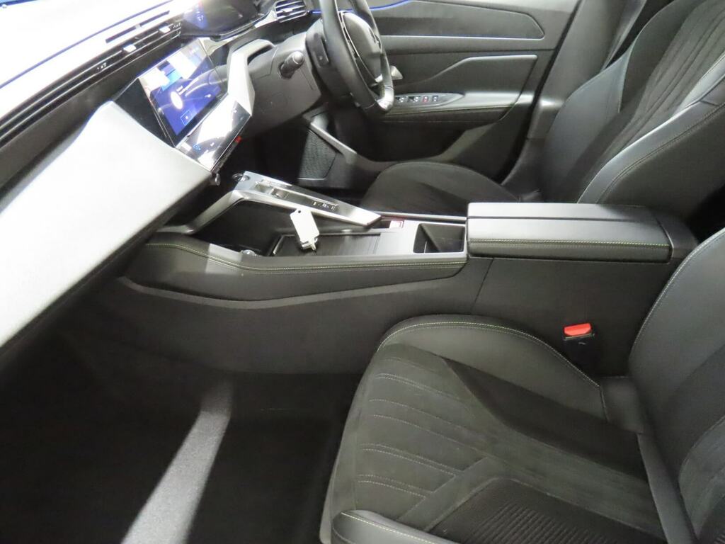 Peugeot 408 Plug-in Hybrid 225 E-eat8 8-Speed White #2