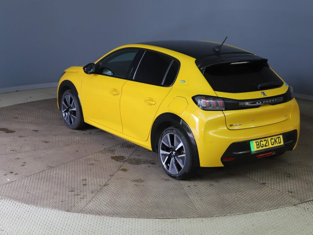 Peugeot e-208 50 Kwh 136 1-Speed Yellow #3