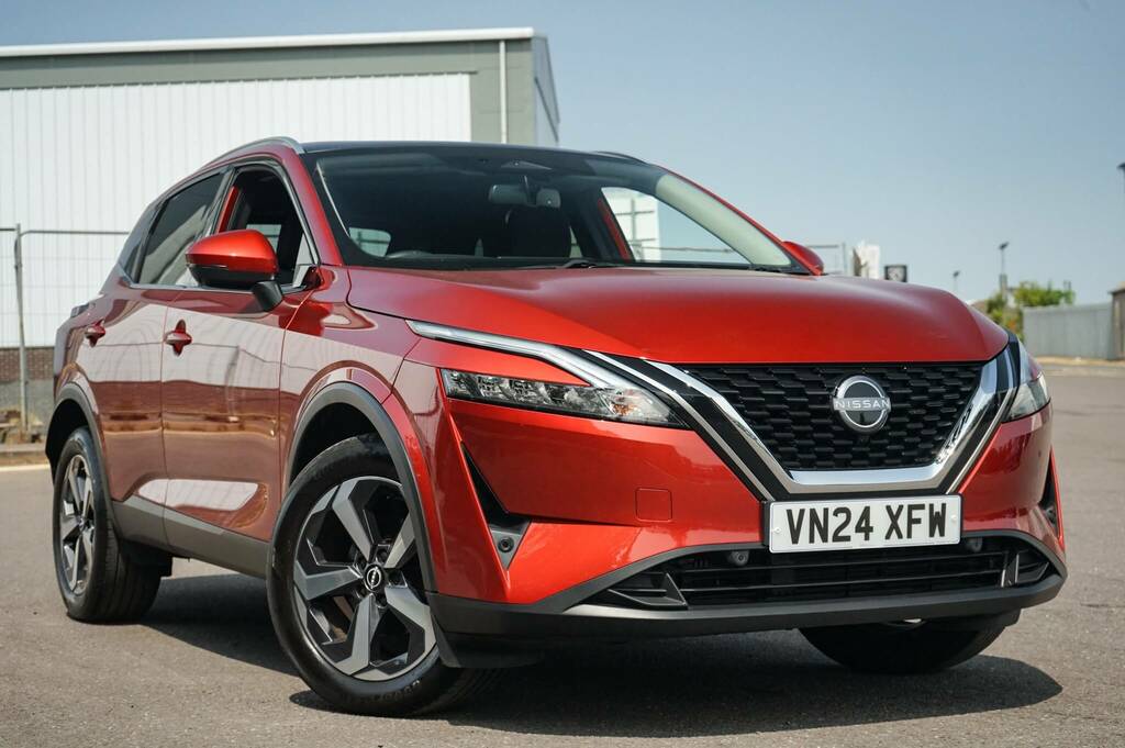Nissan Qashqai 1.3 Dig-t Mh N-connecta Red