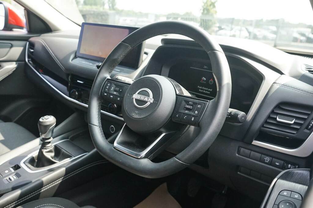 Nissan Qashqai 1.3 Dig-t Mh N-connecta VN24XFW Red #6