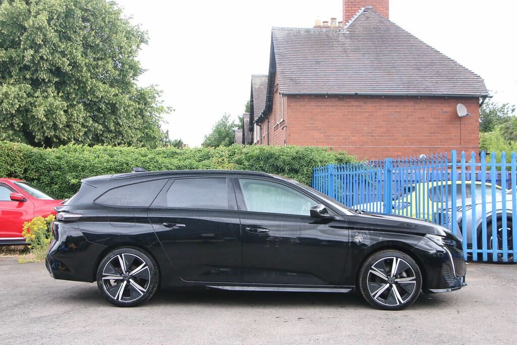 Peugeot 308 1.2 Hybrid 136 Gt E-dsc6 KM25WBG Black #3