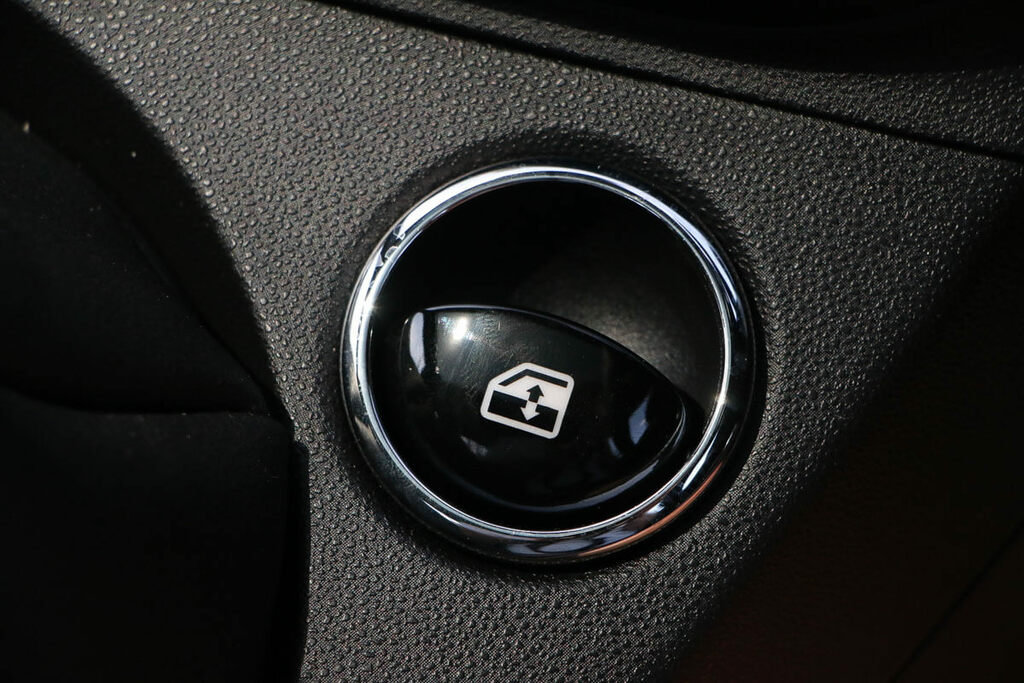 Fiat 500 Manual White #9