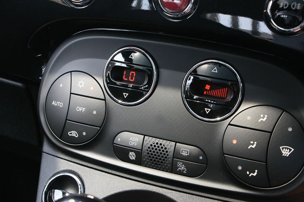 Fiat 500 Manual White #10