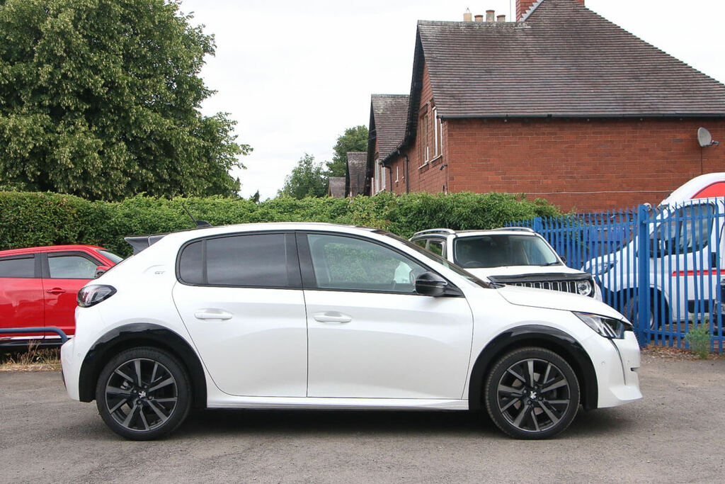 Peugeot 208 1.2 Puretech 130 Gt Premium Eat8 AF22AZV White #2