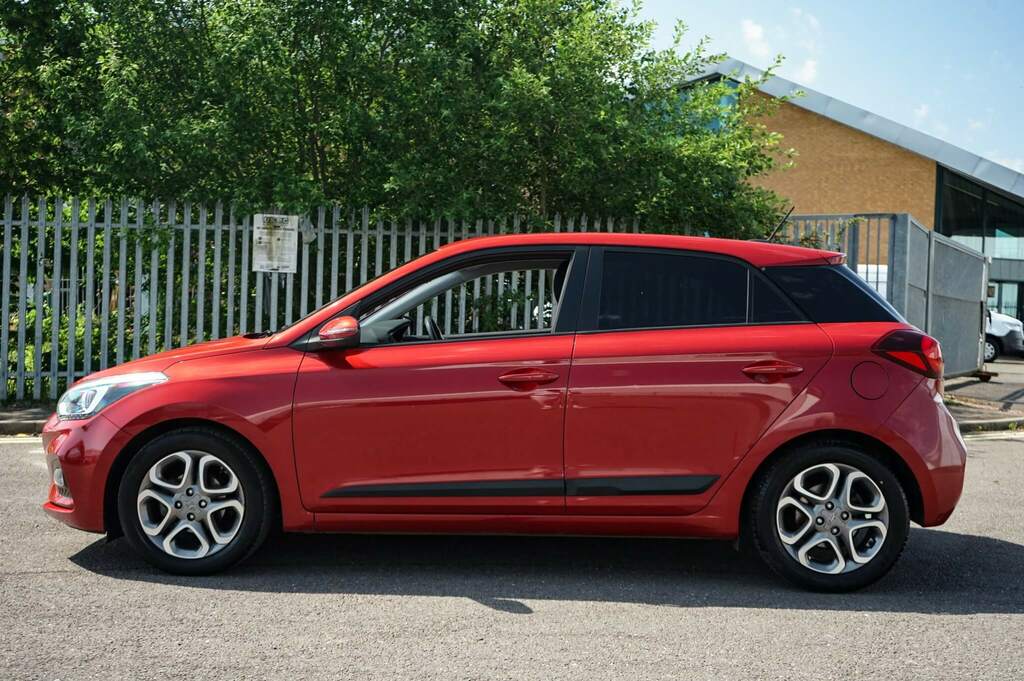 Hyundai I20 1.2 Mpi Premium Nav Red #4