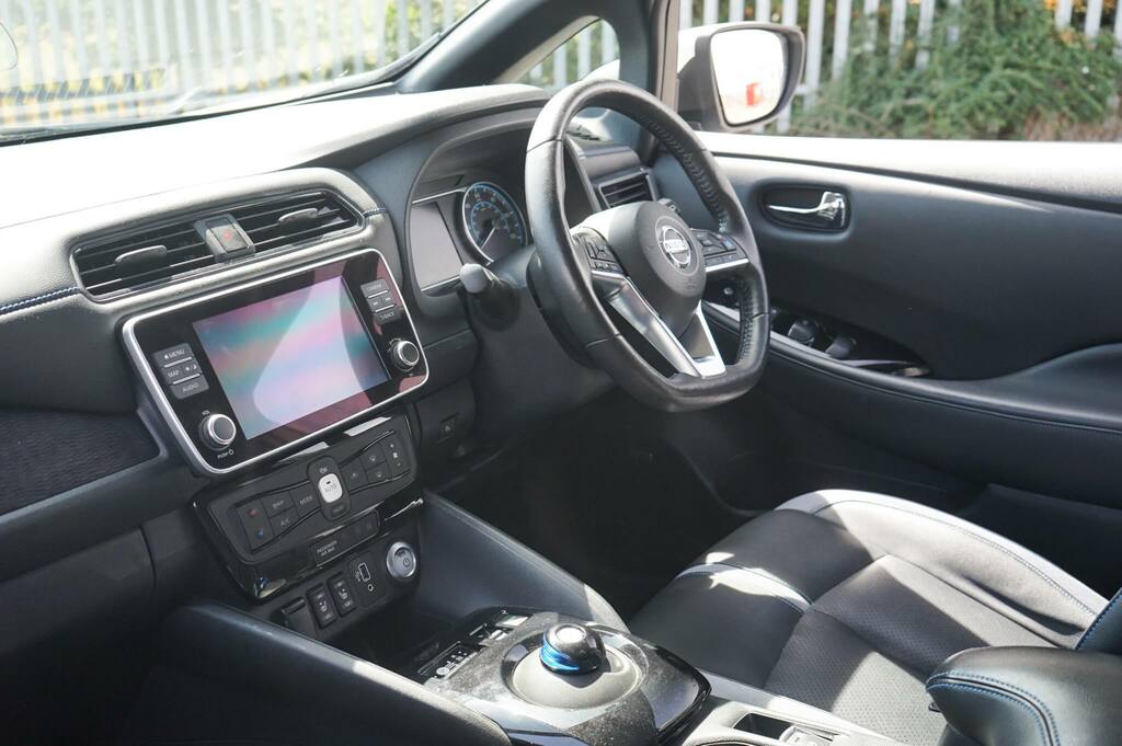 Nissan Leaf 110Kw Tekna 40Kwh White #2