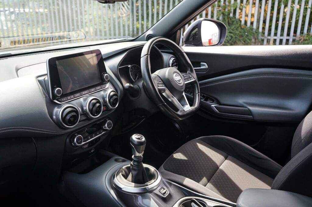 Nissan Juke 1.0 Dig-t N-connecta Grey #2