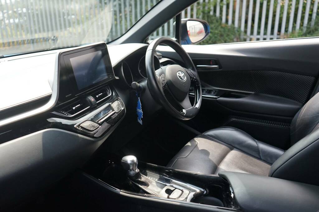 Toyota C-Hr 1.8 Hybrid Dynamic Cvt Blue #2