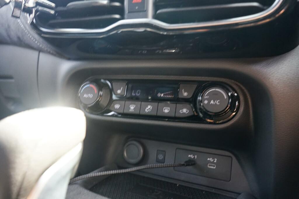 Nissan Juke 1.0 Dig-t N-connecta Black #36