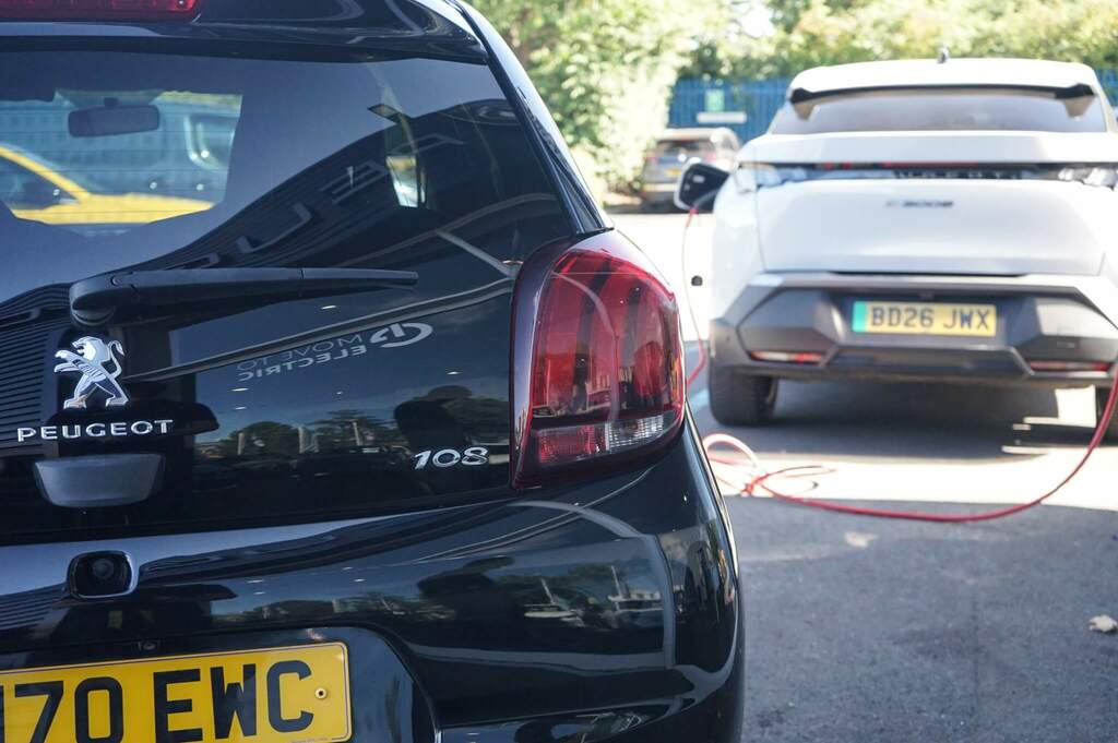 Peugeot 108 White #9