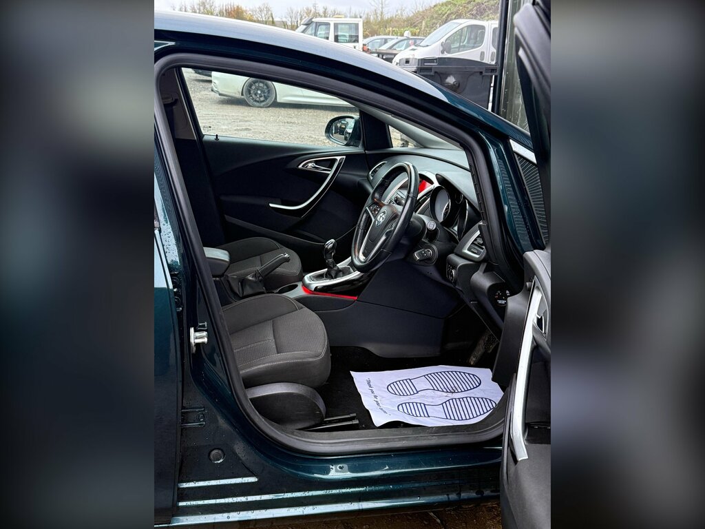 Vauxhall Astra 1.6 16V Elite Sports Tourer Euro 5 Green #11