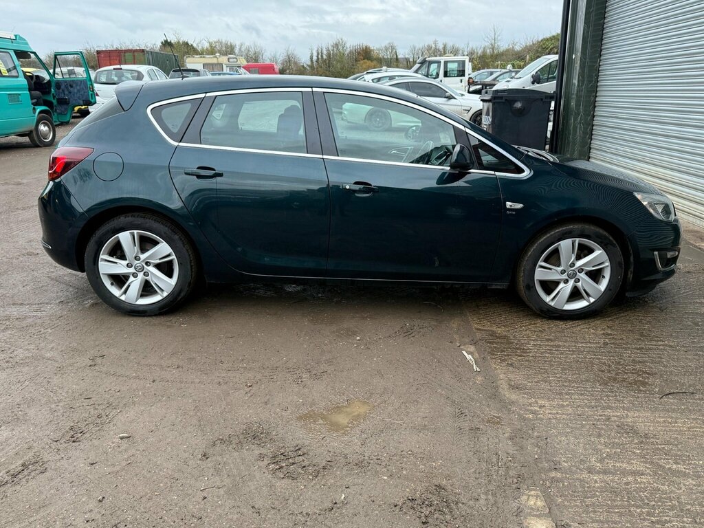 Vauxhall Astra 1.6 16V Elite Sports Tourer Euro 5 Green #7
