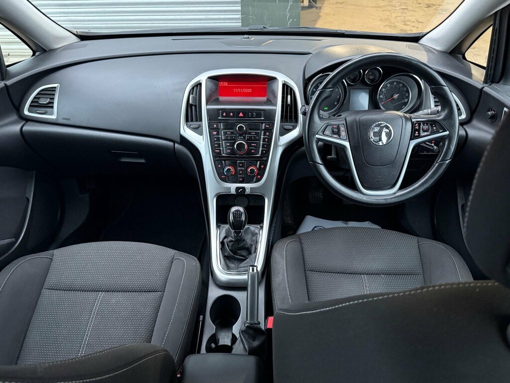 Vauxhall Astra 1.6 16V Elite Sports Tourer Euro 5 Green #9