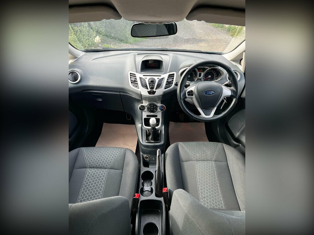 Ford Fiesta 1.25 Zetec Hatchback 133 Gkm, Silver #8