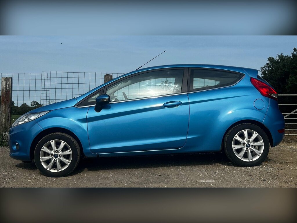 Ford Fiesta 1.25 Zetec Hatchback 133 Gkm, Silver #2