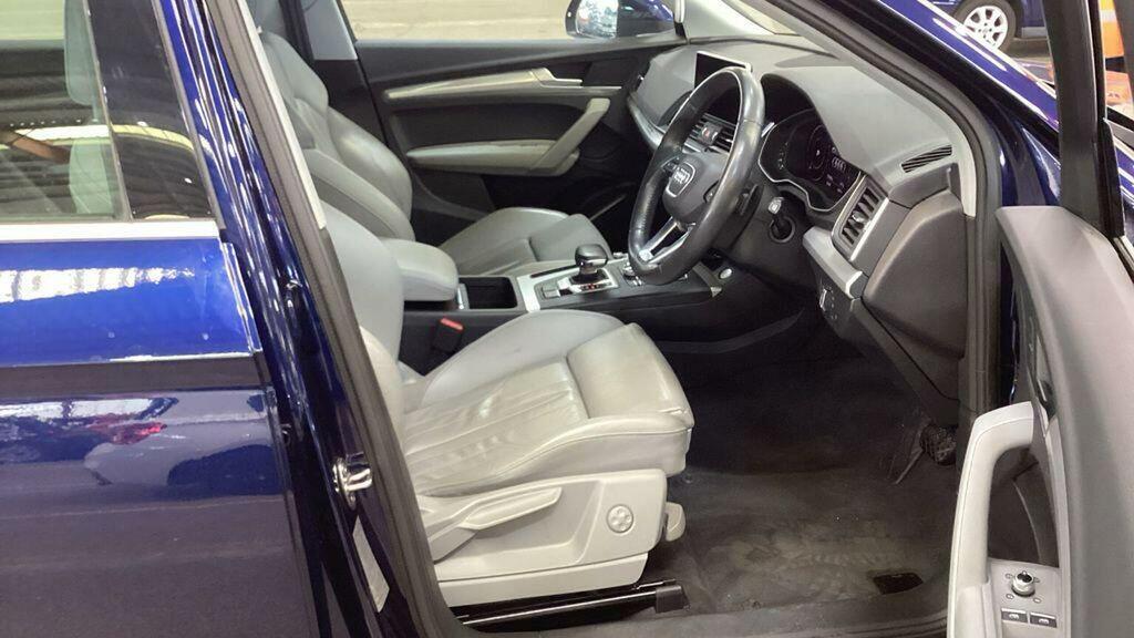 Audi Q5 2L Black Edition White #14