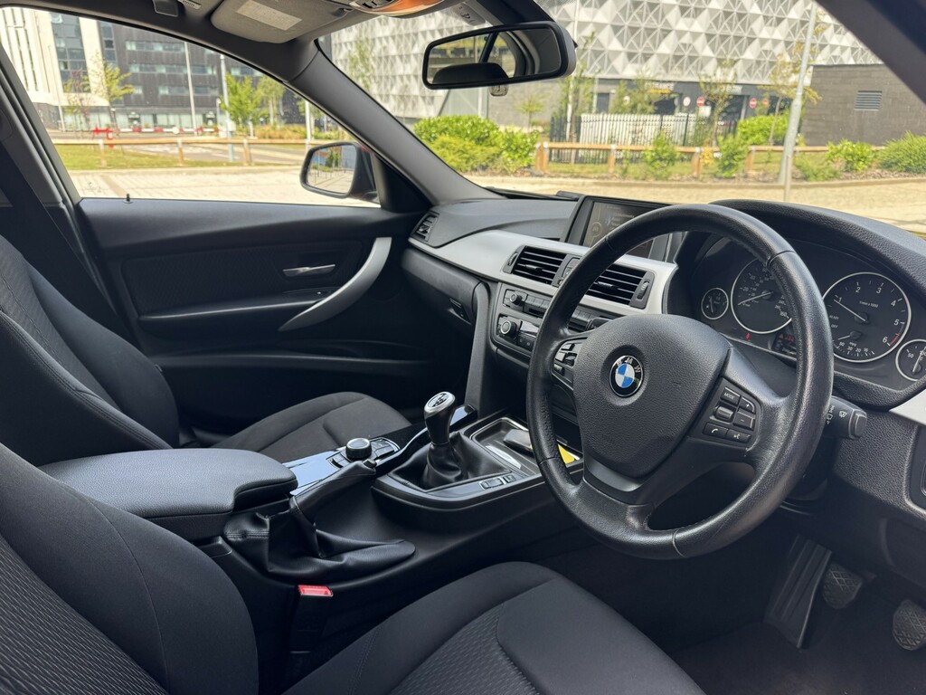 BMW 3 Series 2.0 318D Exclusive Edition Touring Euro 5 Ss Black #11