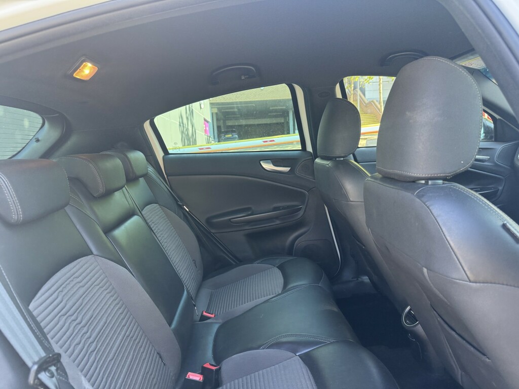Alfa Romeo Giulietta Hatchback Black #32