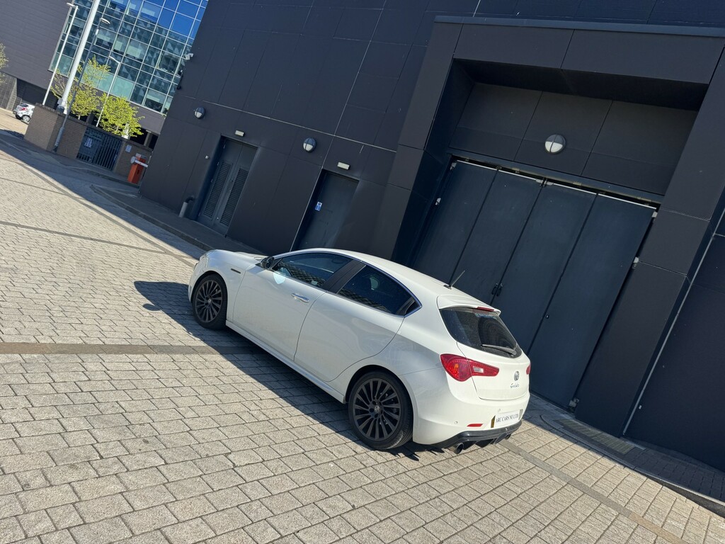 Alfa Romeo Giulietta Hatchback Black #15