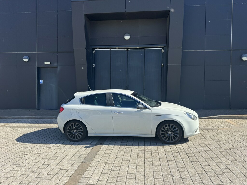 Alfa Romeo Giulietta 1.4 Giulietta 1.4 Tb Multiair 170 Bhp Exclusive White #5