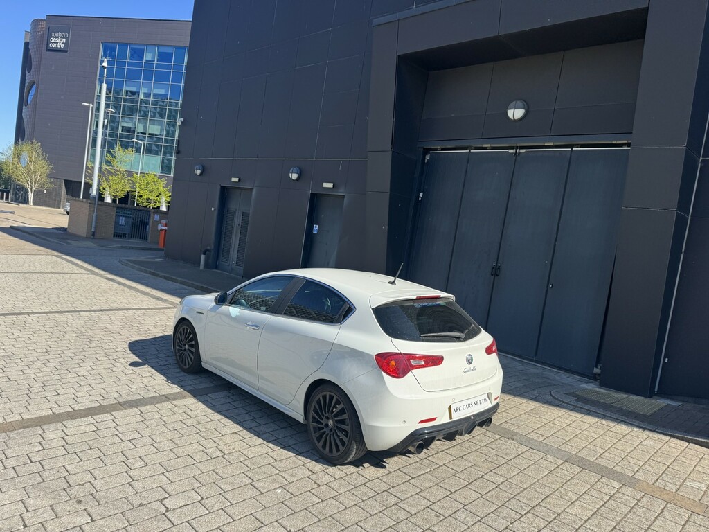 Alfa Romeo Giulietta Hatchback Black #18