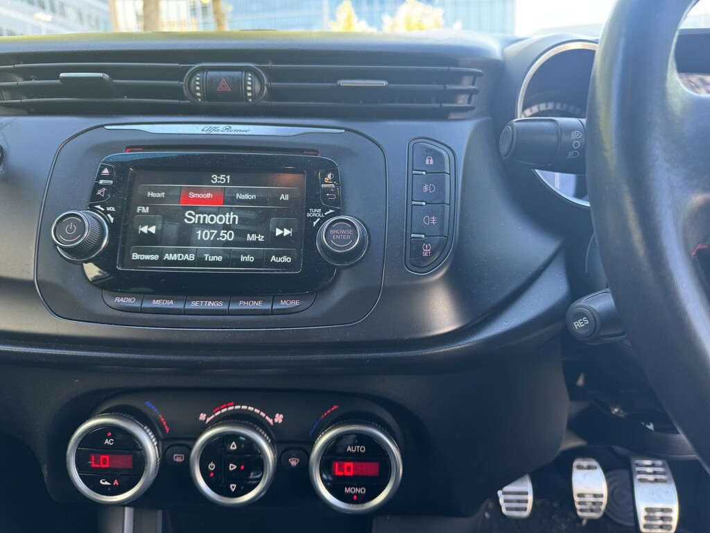 Alfa Romeo Giulietta Hatchback Black #26