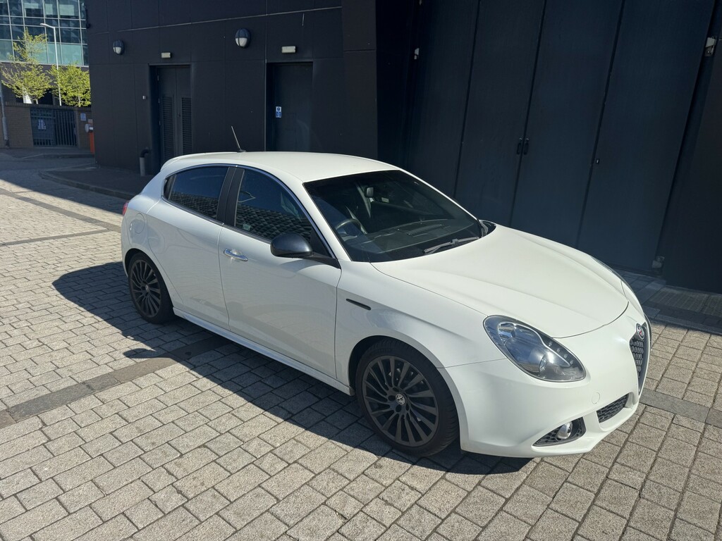 Alfa Romeo Giulietta 1.4 Giulietta 1.4 Tb Multiair 170 Bhp Exclusive White