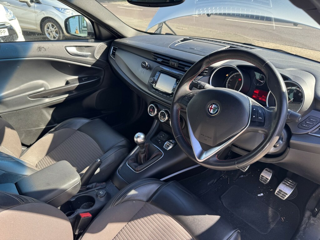 Alfa Romeo Giulietta Hatchback Black #24