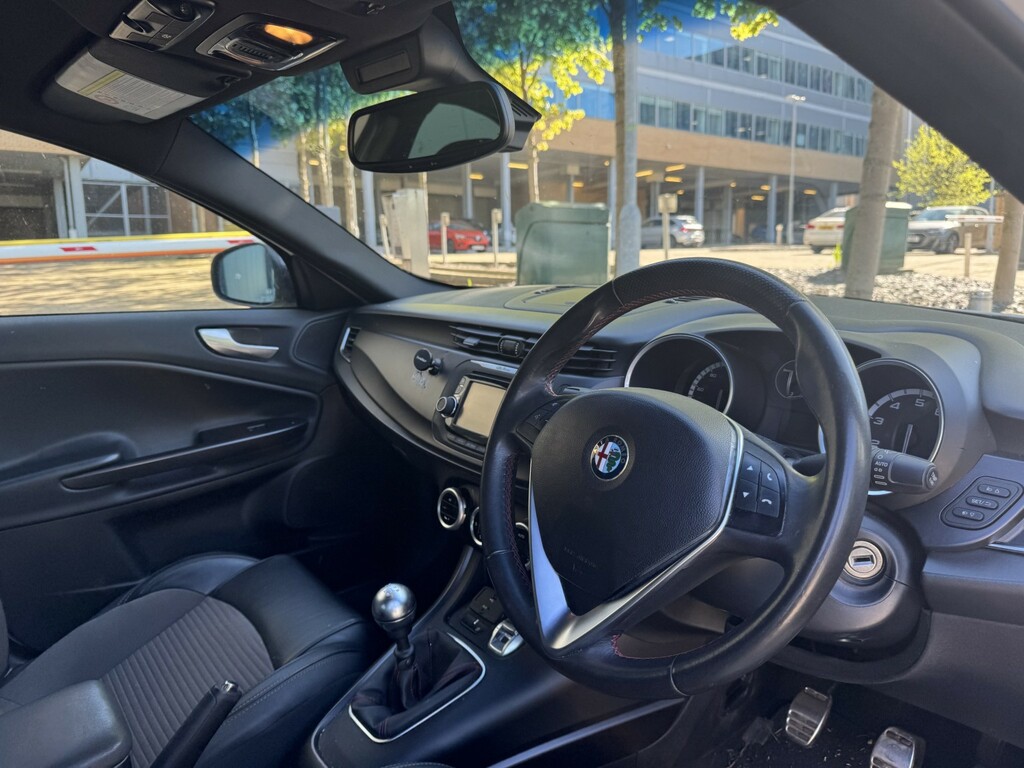 Alfa Romeo Giulietta Hatchback Black #7