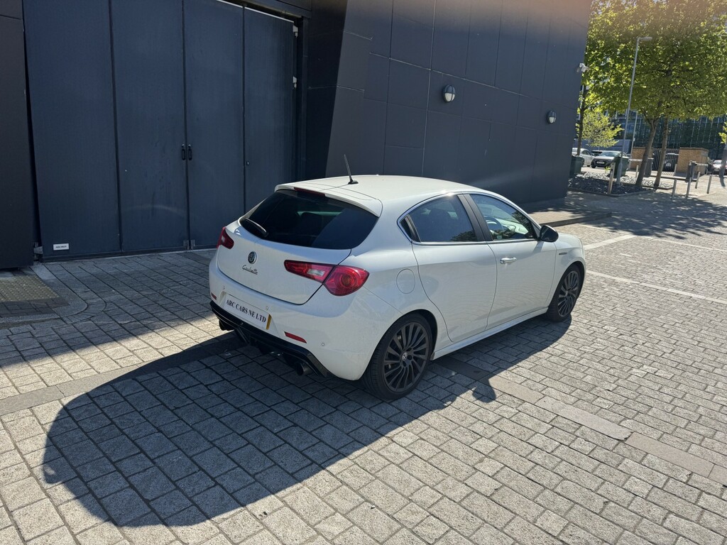 Alfa Romeo Giulietta Hatchback Black #21