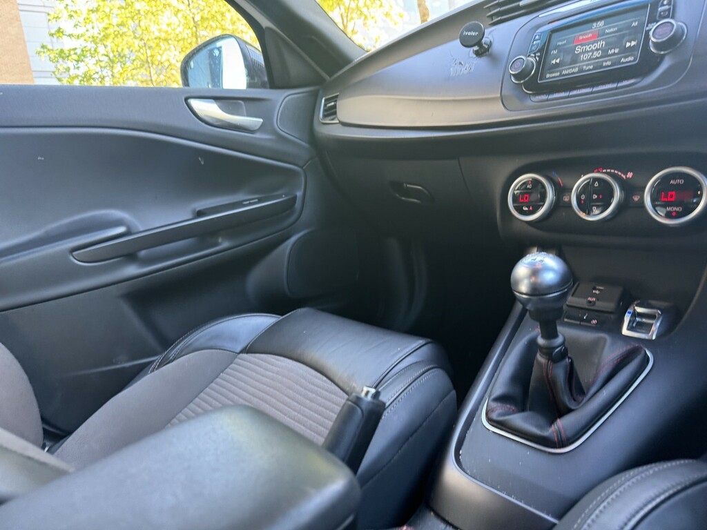 Alfa Romeo Giulietta Hatchback Black #36