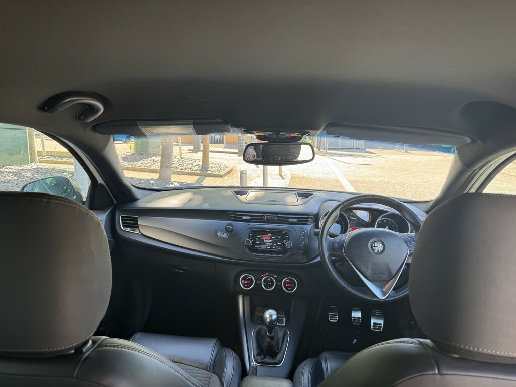 Alfa Romeo Giulietta Hatchback Black #10