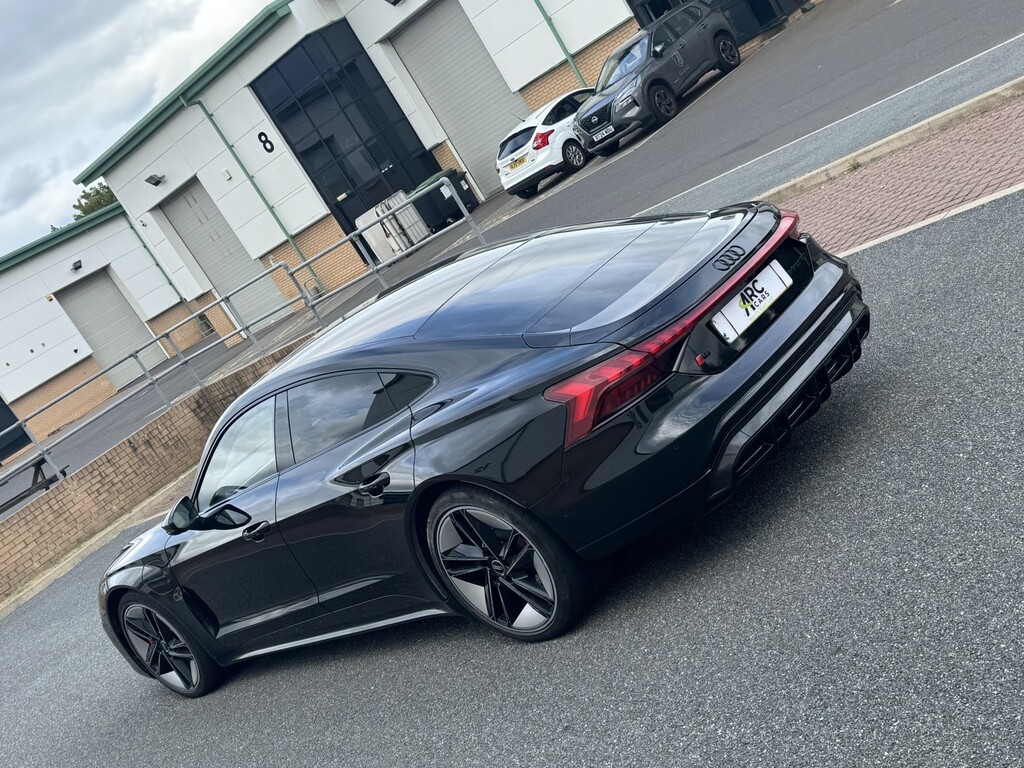 Audi Rs E-Tron Gt 93.4Kwh Carbon Vorsprung 2023 Black #4