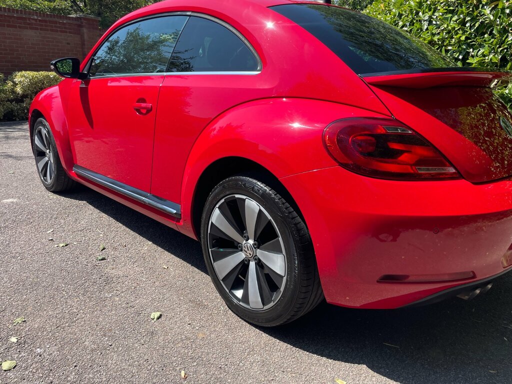 Volkswagen Beetle Hatchback White #38