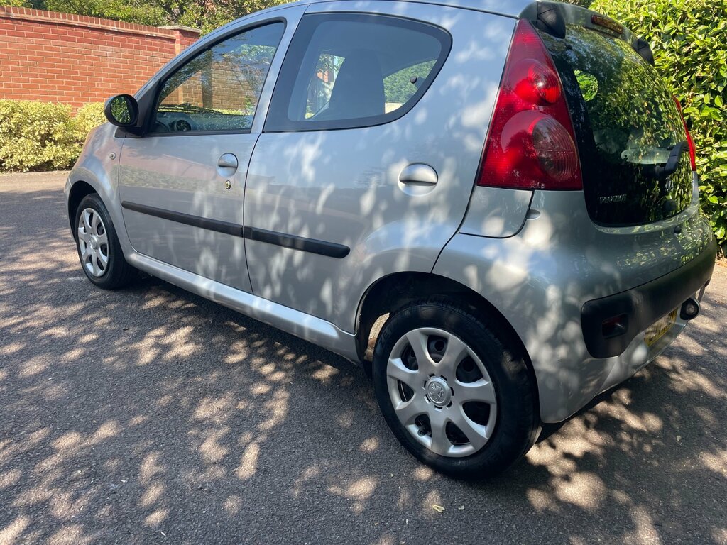 Peugeot 107 1.0 12V Urban Hatchback Euro 5 Silver #3