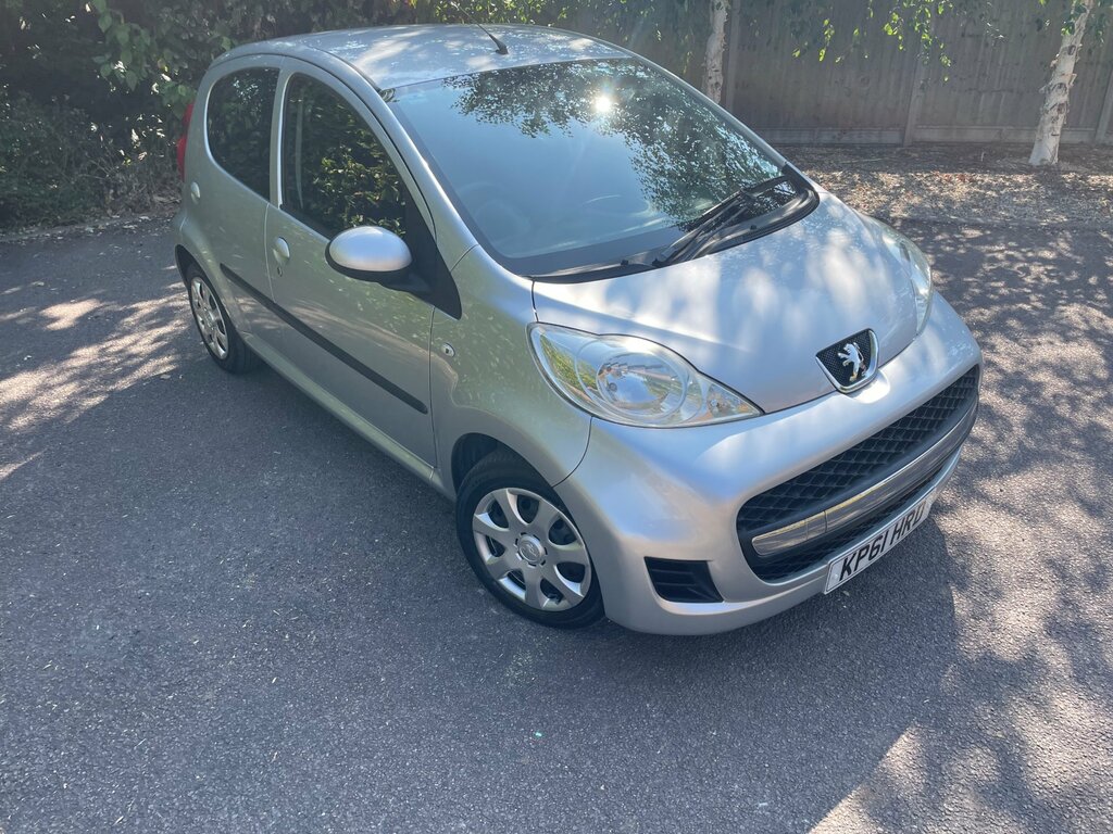 Peugeot 107 1.0 12V Urban Hatchback Euro 5 Silver #4