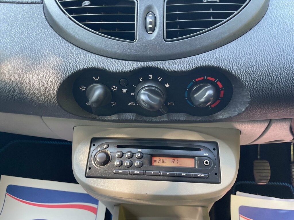 Renault Twingo I-music 3-Door Black #23