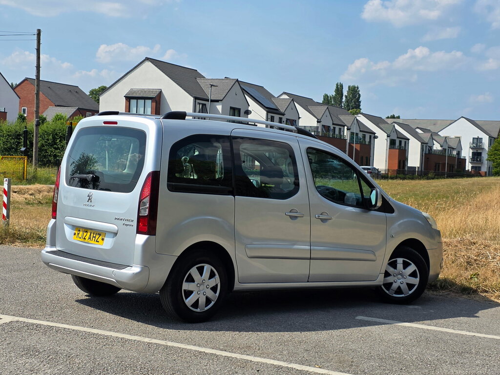 Peugeot Partner Tepee 1.6 Hdi 8V 112 Ps Outdoor Mpv Grey #7