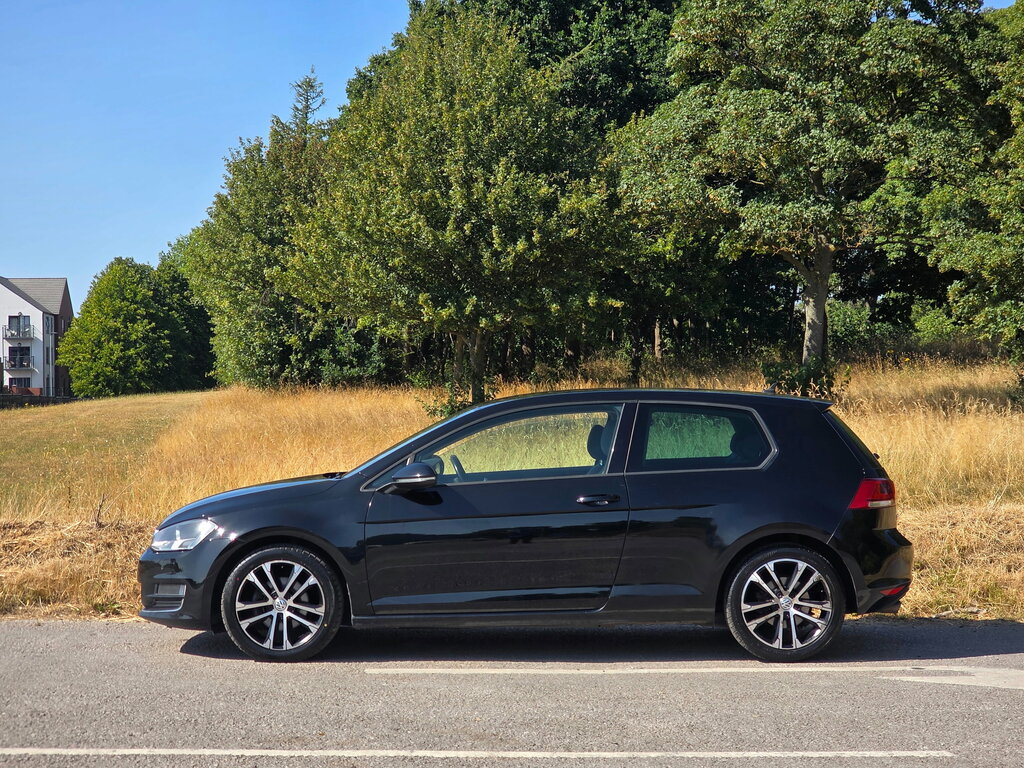 Volkswagen Golf Golf Hatchback MM15CXO Black #4