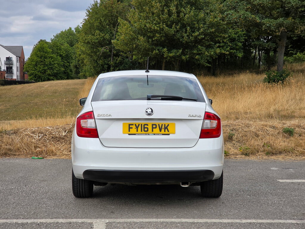Skoda Rapid 1.2 Tsi Se L Hatchback Euro 6 S White #6