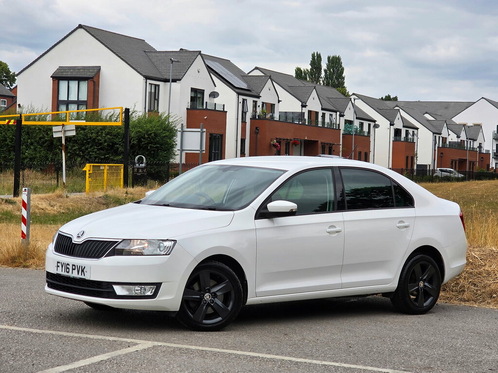 Skoda Rapid 1.2 Tsi Se L Hatchback Euro 6 S White #3