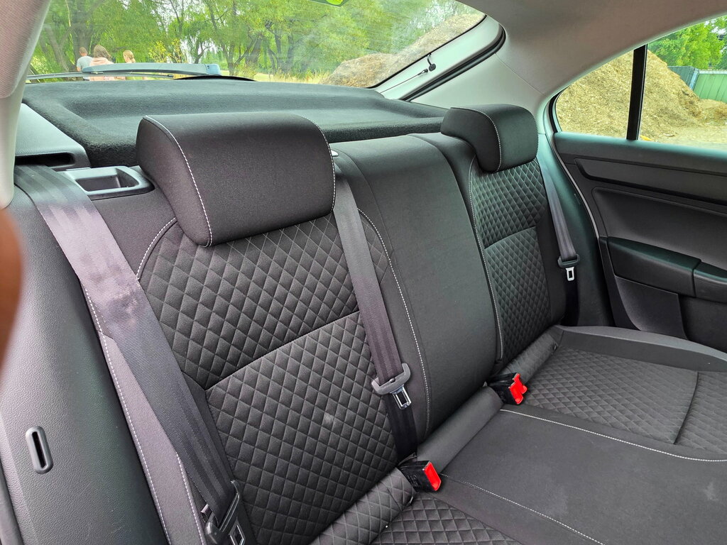 Skoda Rapid 1.2 Tsi 110Ps Sport Hatchback 5-Dr Silver #16