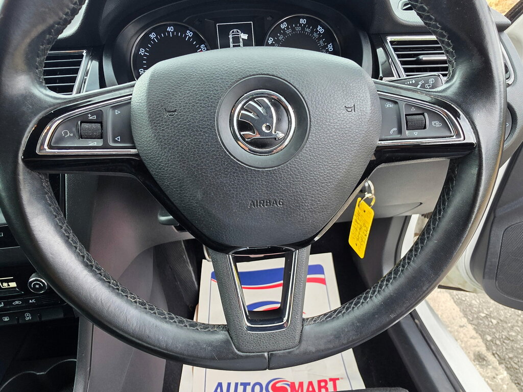 Skoda Rapid 1.2 Tsi 110Ps Sport Hatchback 5-Dr Silver #31