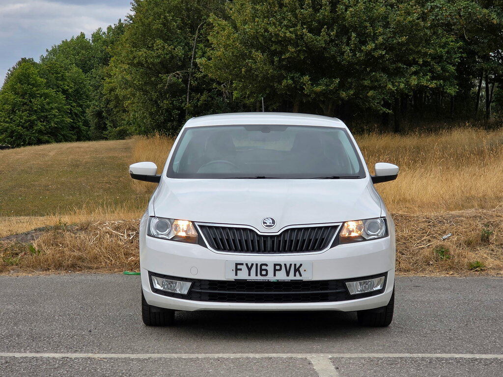 Skoda Rapid 1.2 Tsi Se L Hatchback Euro 6 S White #2