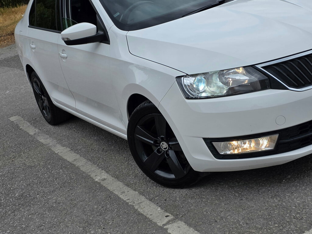 Skoda Rapid 1.2 Tsi 110Ps Sport Hatchback 5-Dr Silver #42