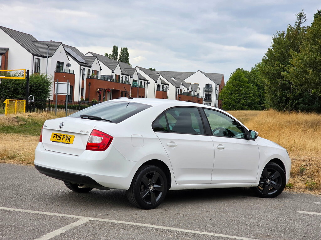 Skoda Rapid 1.2 Tsi 110Ps Sport Hatchback 5-Dr Silver #7