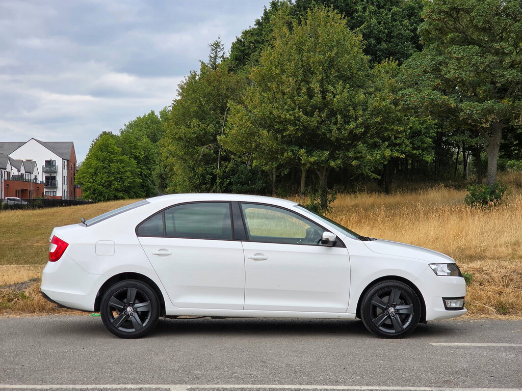 Skoda Rapid 1.2 Tsi 110Ps Sport Hatchback 5-Dr Silver #8